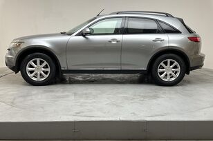 Infiniti FX35 crossover