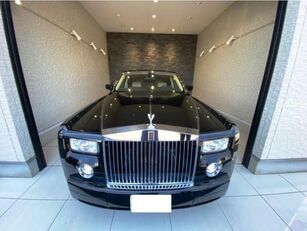 Rolls-Royce Phantom sedan