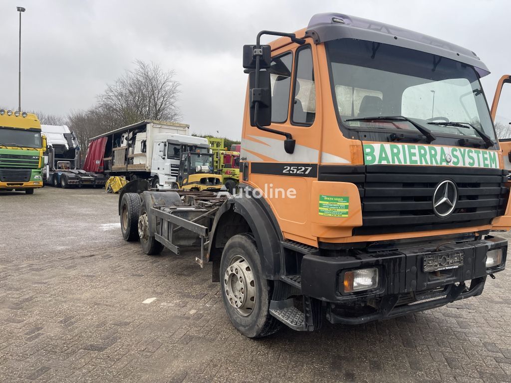 Mercedes-Benz SK 2527 Chassis Truck