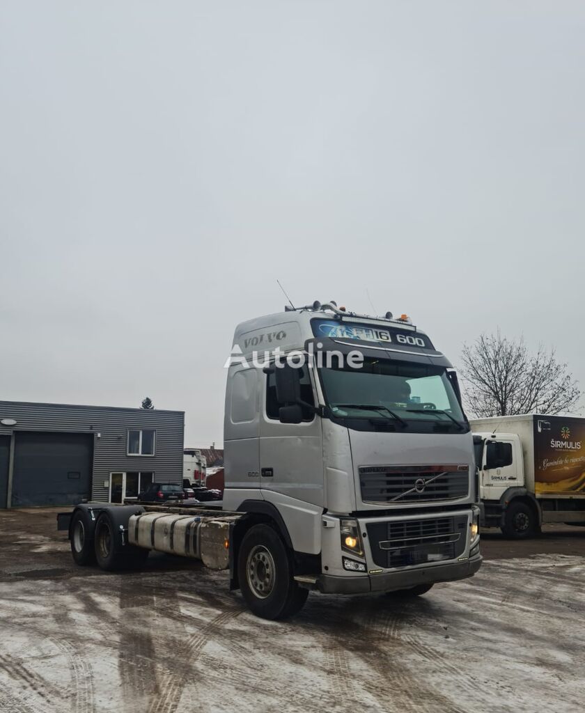 Volvo 600 chassis truck