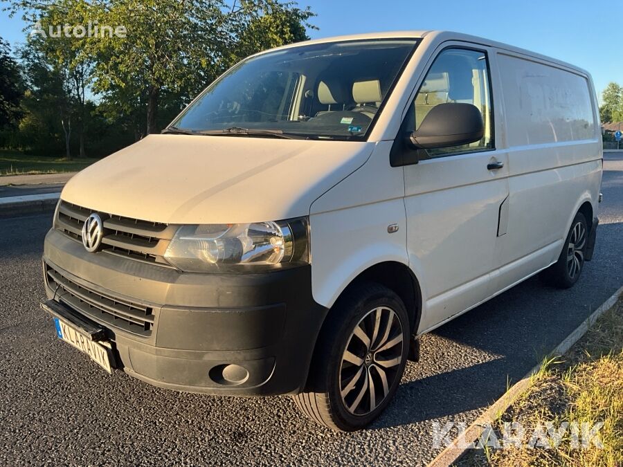 Volkswagen Transporter closed box van