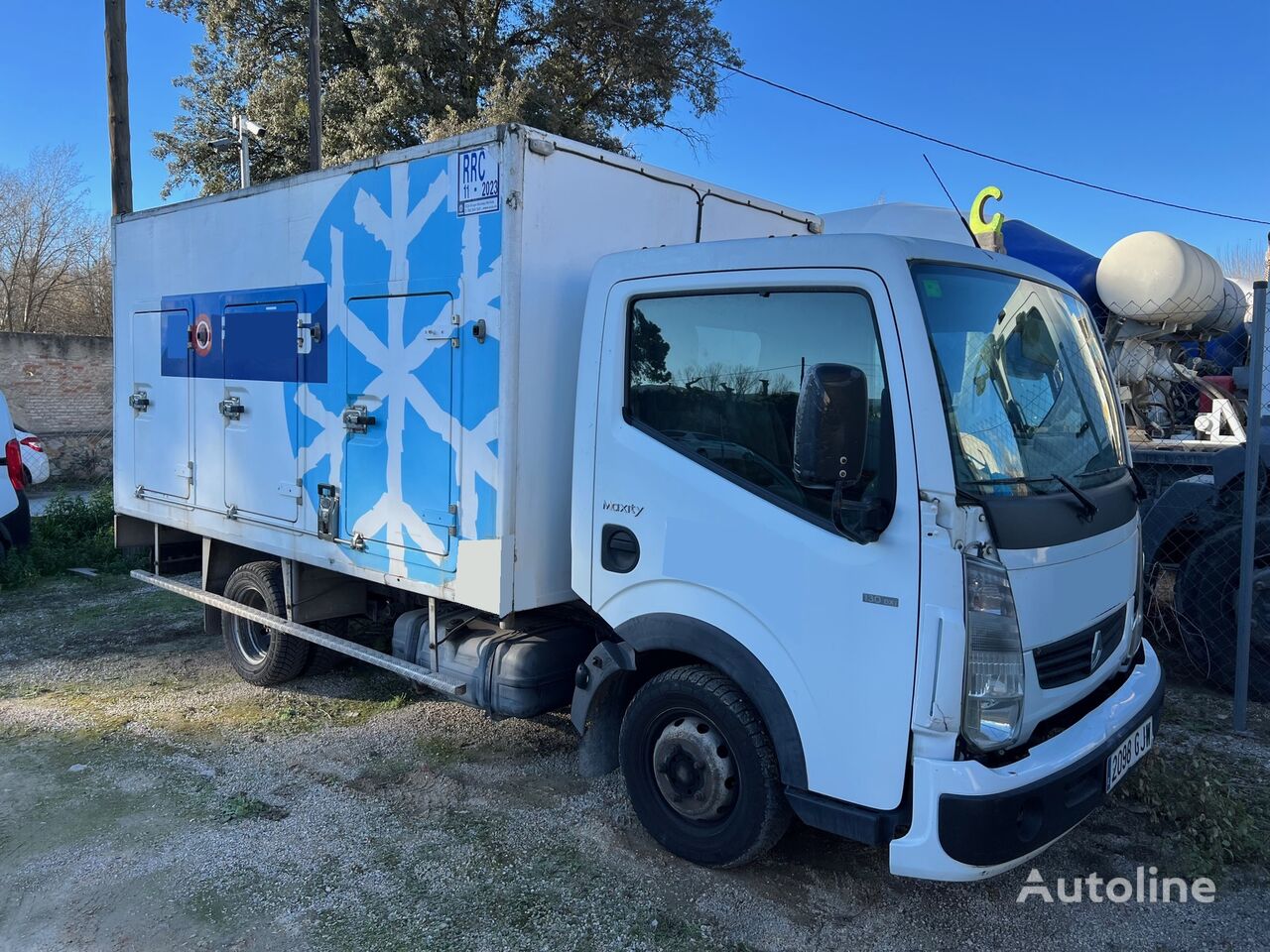 Renault MAXITY 130DXI  refrigerated truck < 3.5t