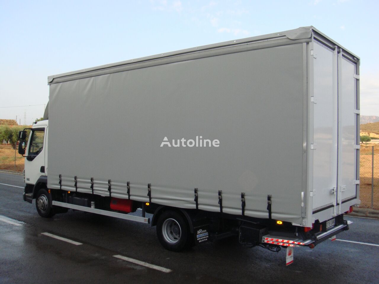 DAF LF45.220 curtainsider truck