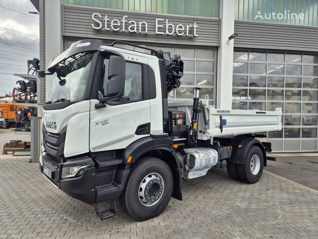 IVECO X-Way AD200X34 dump truck