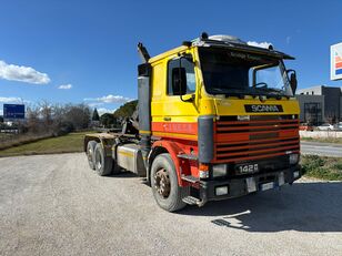 Scania 142 scarrabile 3 ASSI hook lift truck