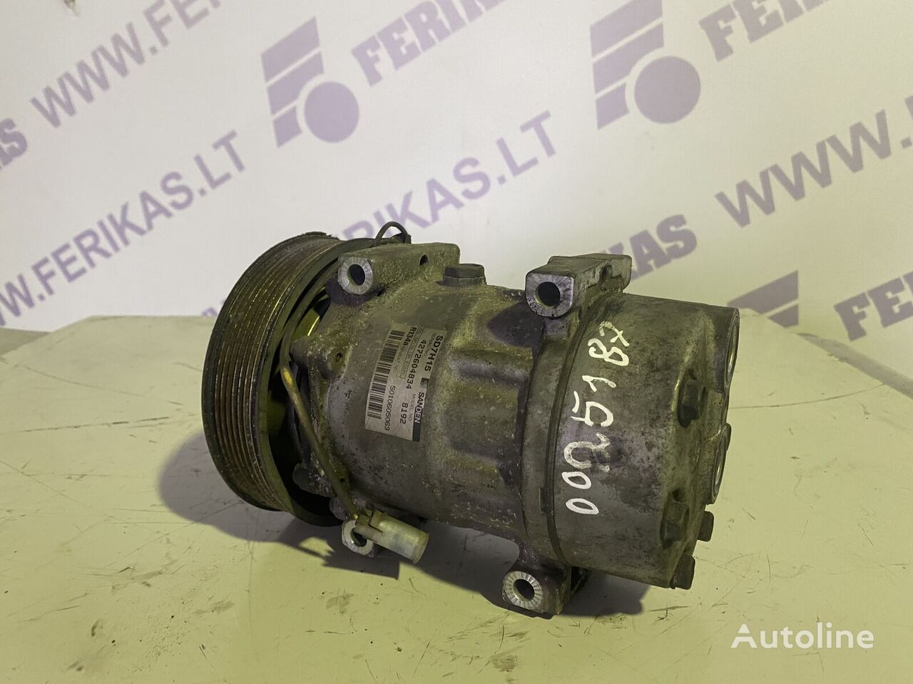 Renault 5010605063 AC compressor for truck tractor