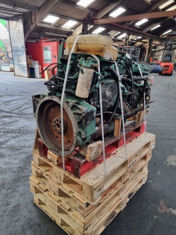 Volvo D6B engine for truck