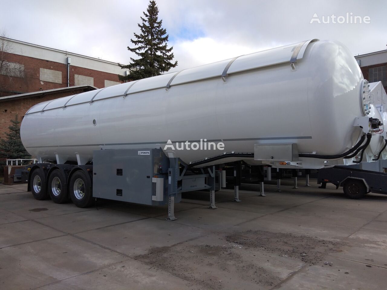 new Stokota OPL 38-3/LPG gas tank trailer