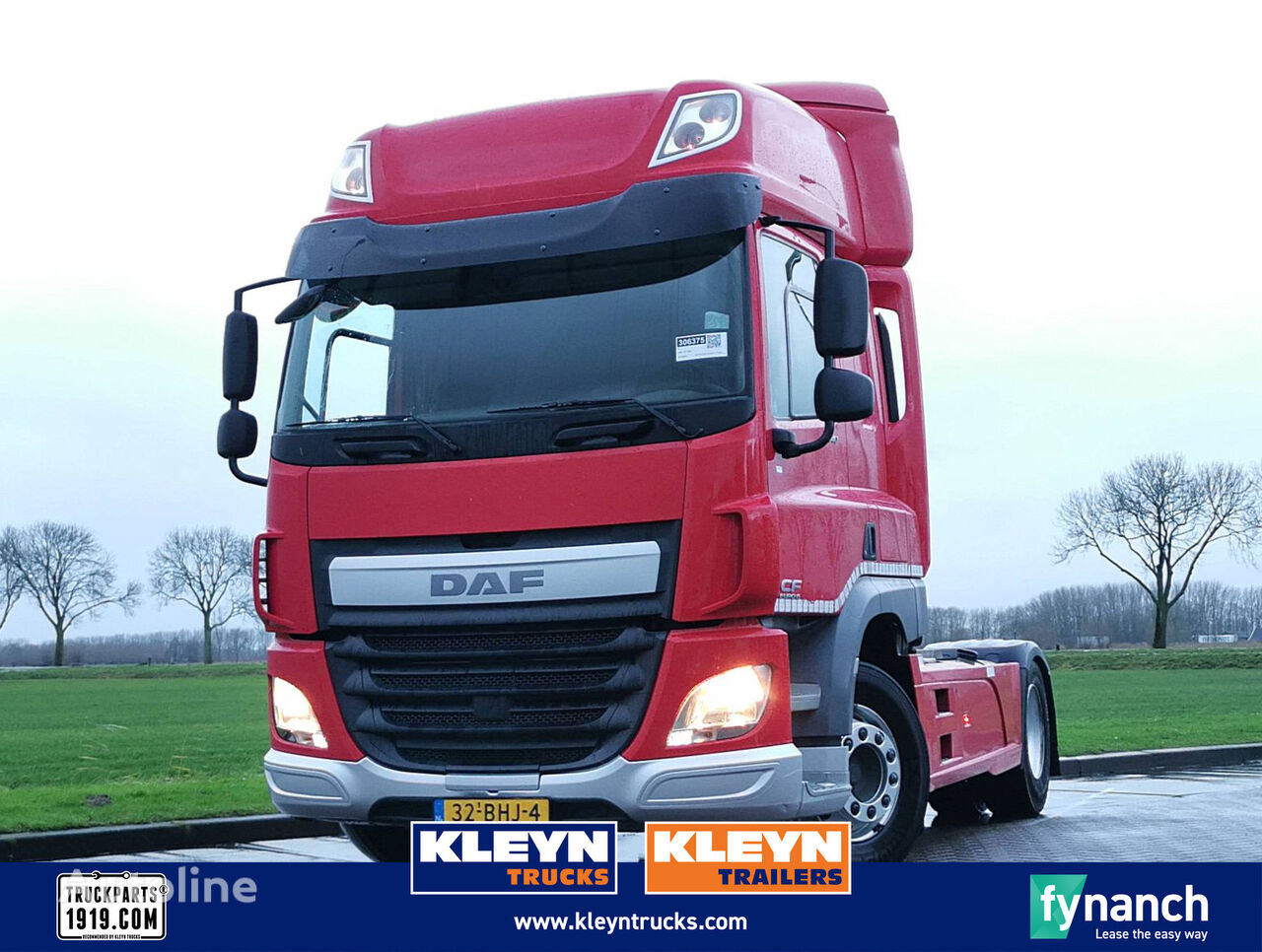 DAF CF 440 spacecab skylights truck tractor