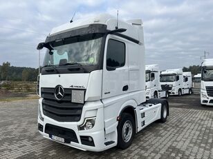 Mercedes-Benz truck tractor