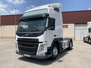 Volvo FM 450 truck tractor